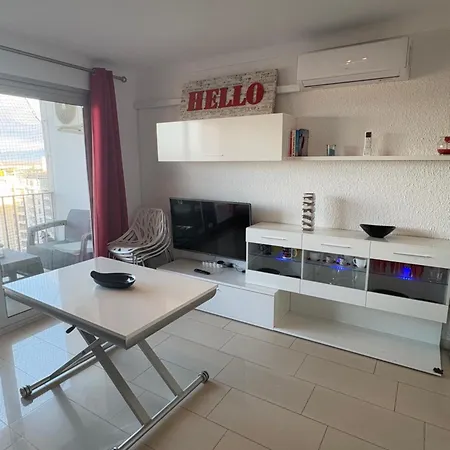 Holidays Sylvia 13 Apartment Empuriabrava