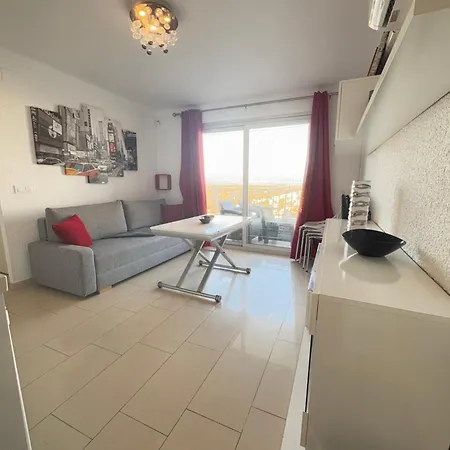Daire Holidays Sylvia 13 *